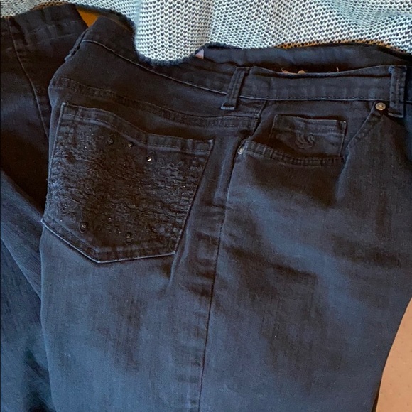 GLORIA VANDERBILT Amanda Black Jeans - Picture 3 of 11